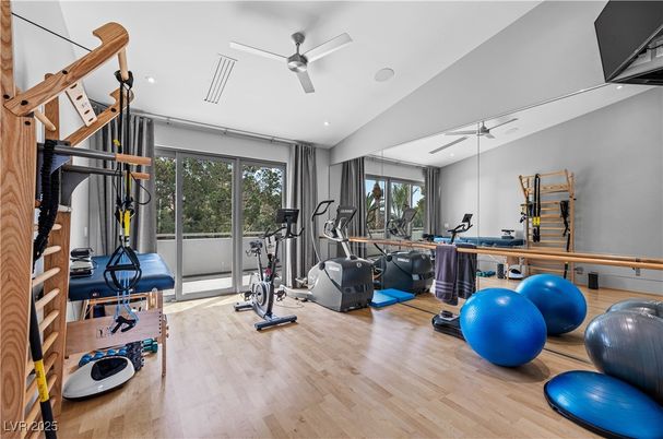 Fitness Equipment, Interior, Recessed Lighting, Wood Texture Flooring