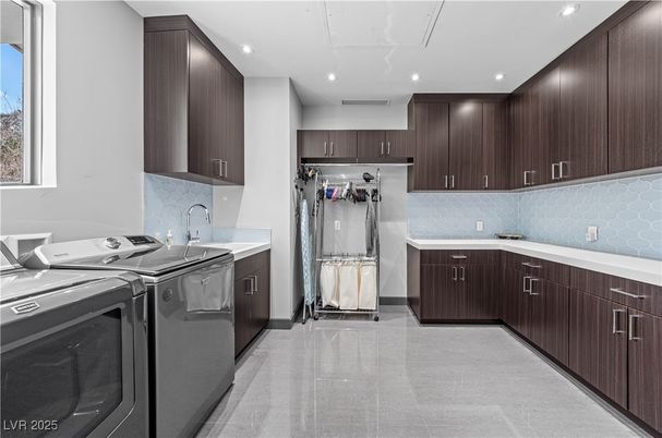 Interior, Kitchen, Recessed Lighting, Washer
