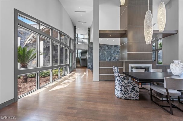 Dining room, Fireplace, Interior, Pendant Lights, Recessed Lighting, Wood Texture Flooring