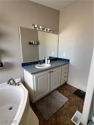 Bathroom, Dual Sink Vanities, Interior