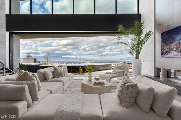 Fireplace, Interior, Living room, Water