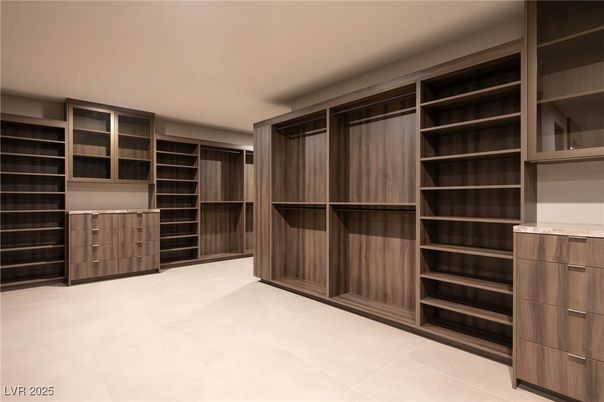 Interior, Walk-in Closets
