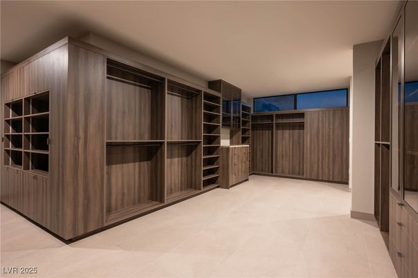 Interior, Walk-in Closets