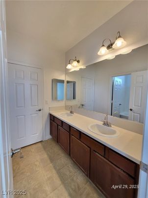 Bathroom, Dual Sink Vanities, Interior