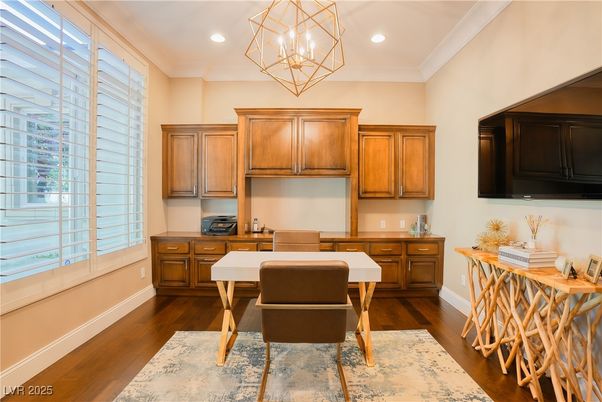 Interior, Pendant Lights, Recessed Lighting, Wood Texture Flooring