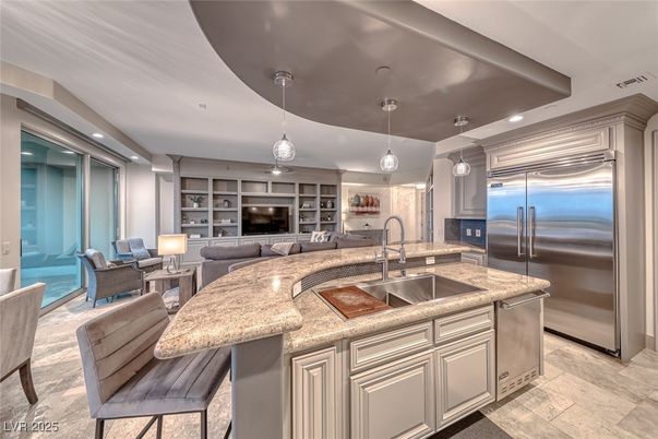 Interior, Kitchen, Living room, Pendant Lights, Recessed Lighting, Stainless Steel Appliances