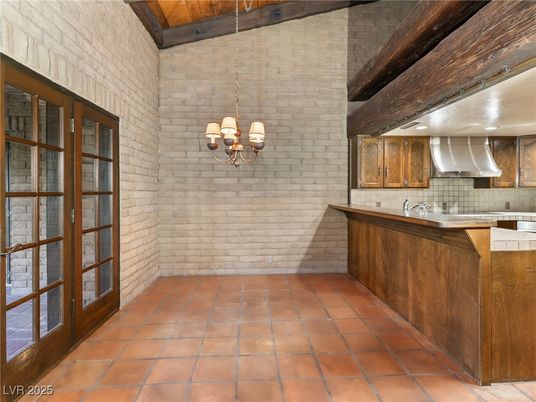 Interior, Kitchen, Pendant Lights, Stone Walls