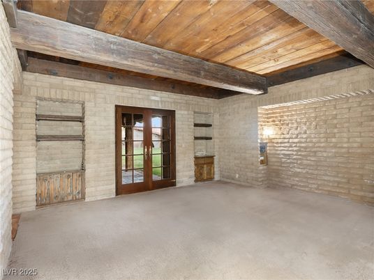 Empty room, Interior, Stone Walls, Wooden Beams, Wooden Ceilings