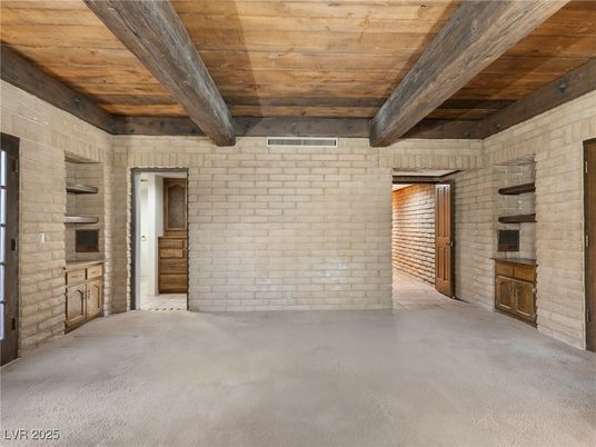 Empty room, Interior, Stone Walls, Wooden Beams, Wooden Ceilings