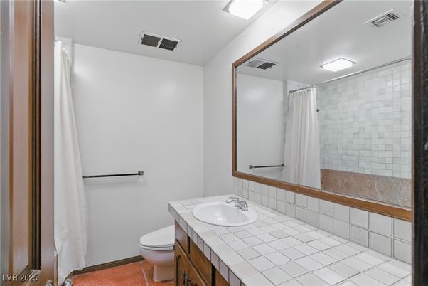 Bathroom, Interior, Tile Countertops