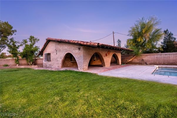 Backyard, Exterior, Pool