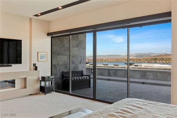 Fireplace, Interior, Recessed Lighting, Water