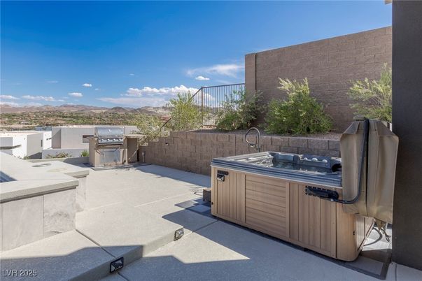 Exterior, Hot Tub