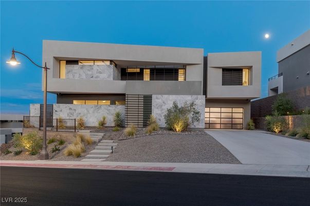 Attached, Exterior, Facade, Modern