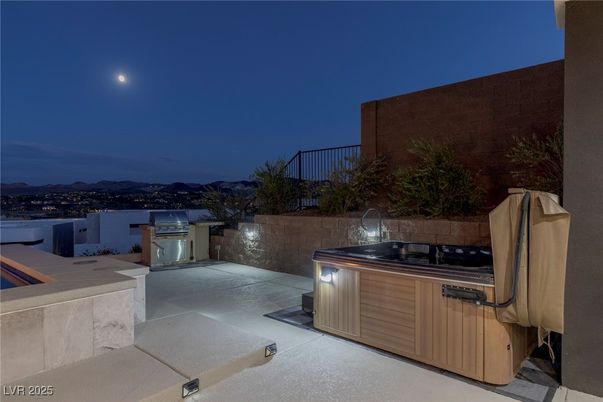 Exterior, Hot Tub
