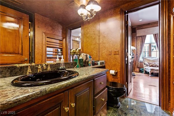 Bathroom, Interior, Recessed Lighting, Wood Texture Flooring
