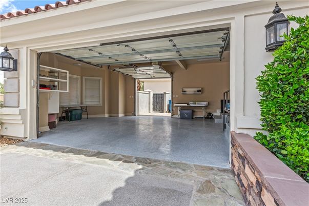 Exterior, Garage