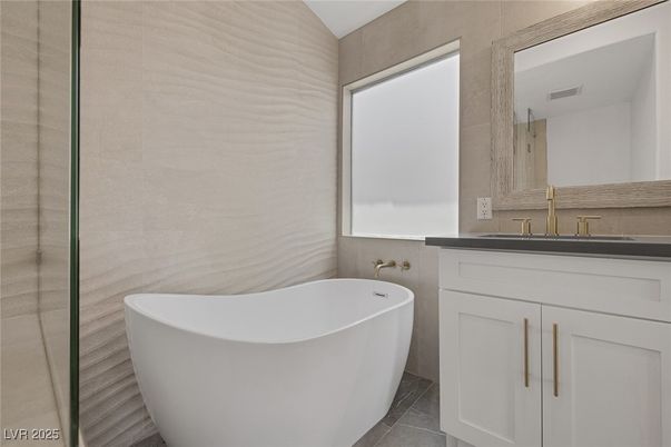 Bathroom, Free Standing Baths, Interior