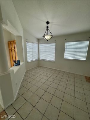 Empty room, Interior, Pendant Lights