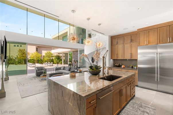 Interior, Kitchen, Living room, Pendant Lights, Recessed Lighting, Stainless Steel Appliances