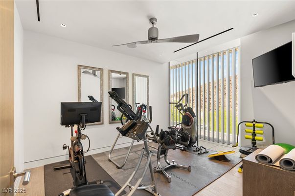 Fitness Equipment, Interior, Recessed Lighting, Wood Texture Flooring