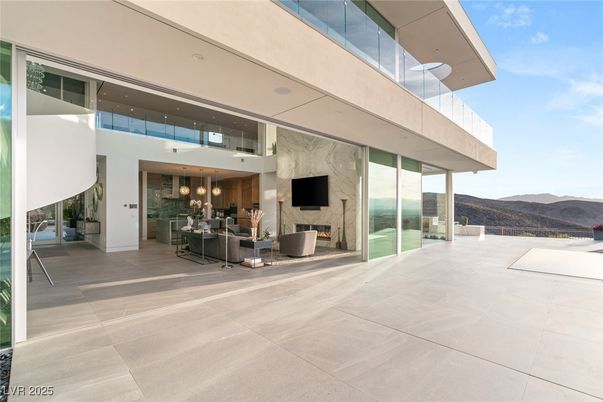 Exterior, Fireplace