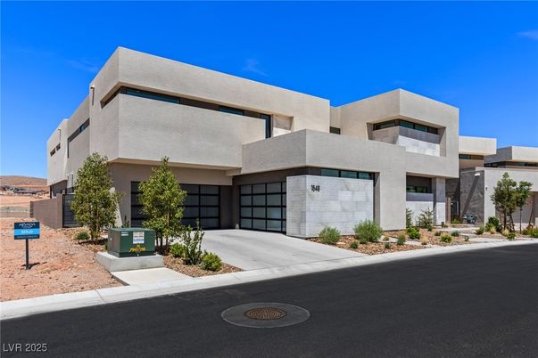 Attached, Exterior, Facade, Modern