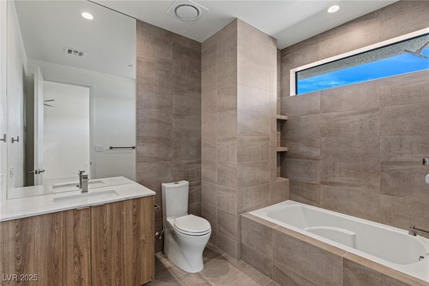 Bathroom, Interior, Recessed Lighting