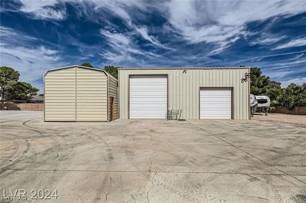 Detached Garage, Exterior