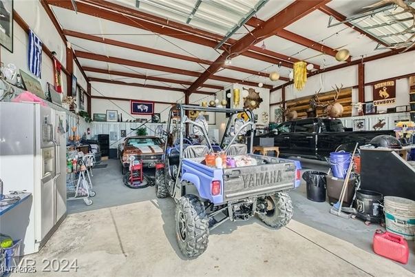 Garage, Interior