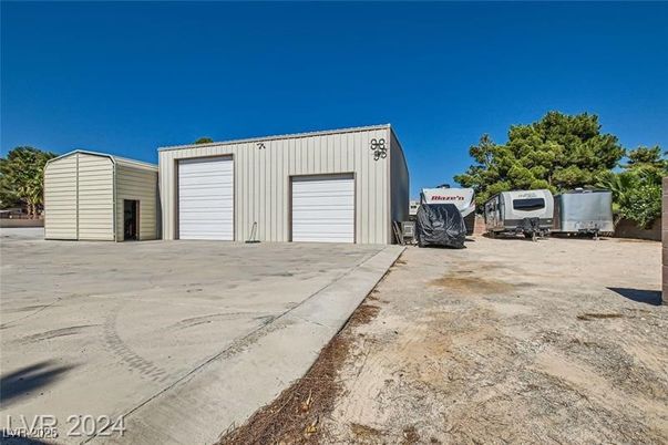 Detached Garage, Exterior