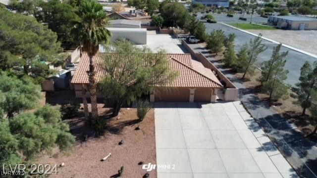 Exterior, Drone