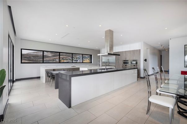 Dining room, Interior, Kitchen, Recessed Lighting, Stainless Steel Appliances