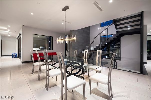 Dining room, Interior, Pendant Lights, Recessed Lighting