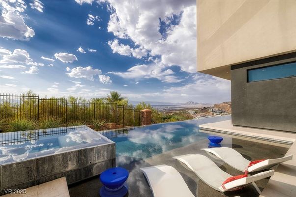 Exterior, Hot Tub