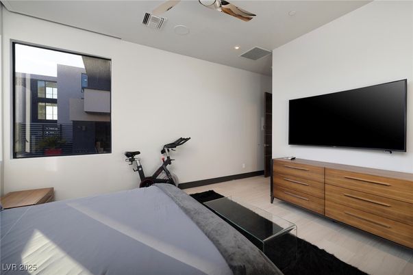Bedroom, Fitness Equipment, Interior, Recessed Lighting, Wood Texture Flooring
