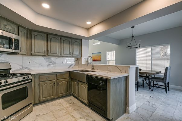 Dining room, Interior, Kitchen, Marble, Pendant Lights, Recessed Lighting, Stainless Steel Appliances