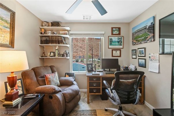 Home Office, Interior
