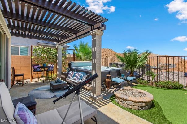 Exterior, Hot Tub