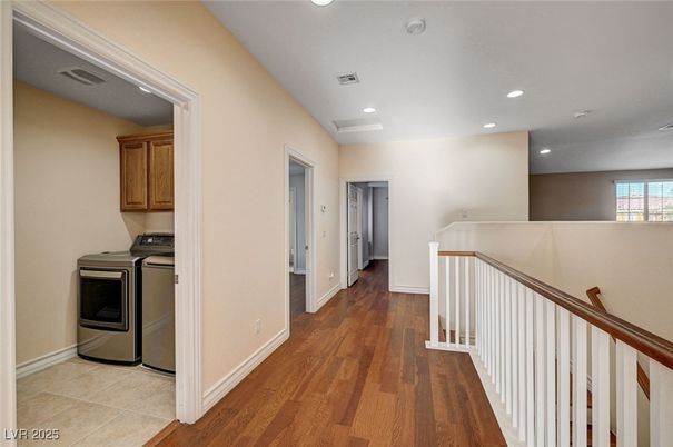 Interior, Recessed Lighting, Washer, Wood Texture Flooring