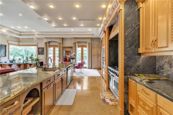 Dining room, Interior, Kitchen, Recessed Lighting, Stainless Steel Appliances