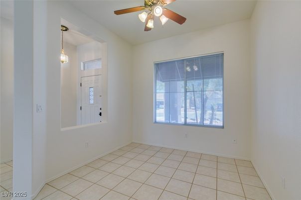 Empty room, Interior, Pendant Lights