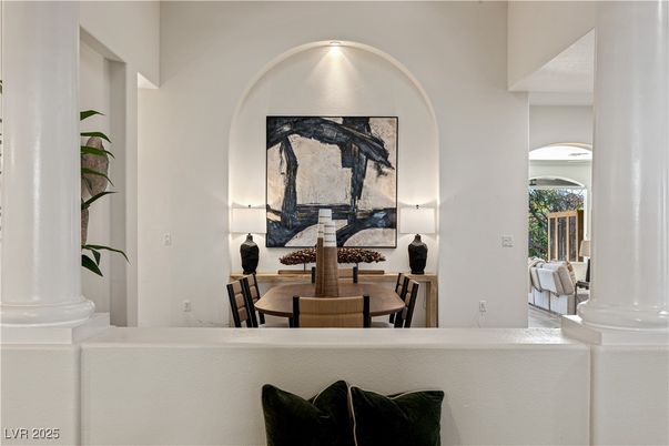 Dining room, Interior