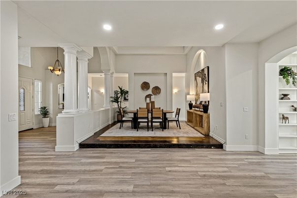Chandelier, Dining room, Interior, Recessed Lighting, Wood Texture Flooring