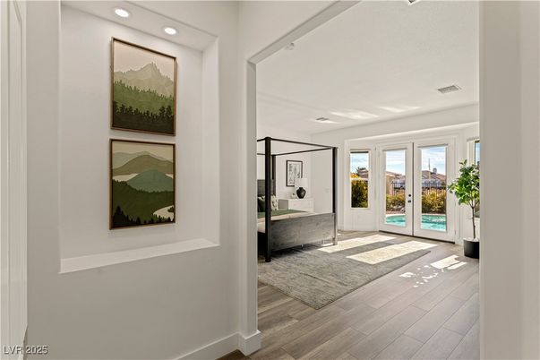 Interior, Recessed Lighting, Wood Texture Flooring