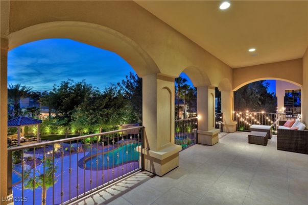 Exterior, Recessed Lighting