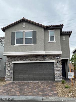 Attached, Exterior, Facade, Mediterranean