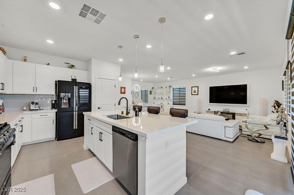 Interior, Kitchen, Living room, Pendant Lights, Recessed Lighting, Stainless Steel Appliances