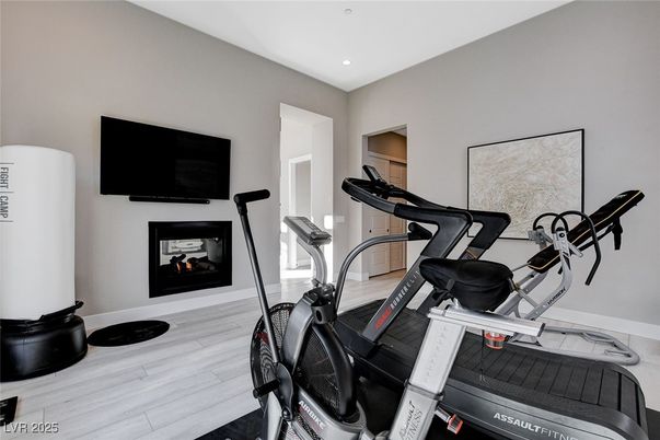 Fitness Equipment, Interior, Recessed Lighting, Wood Texture Flooring