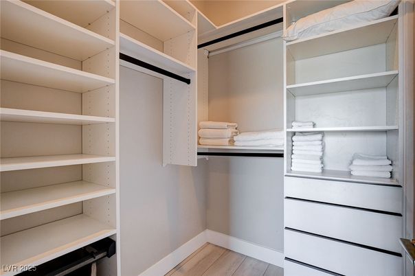 Interior, Walk-in Closets, Wood Texture Flooring